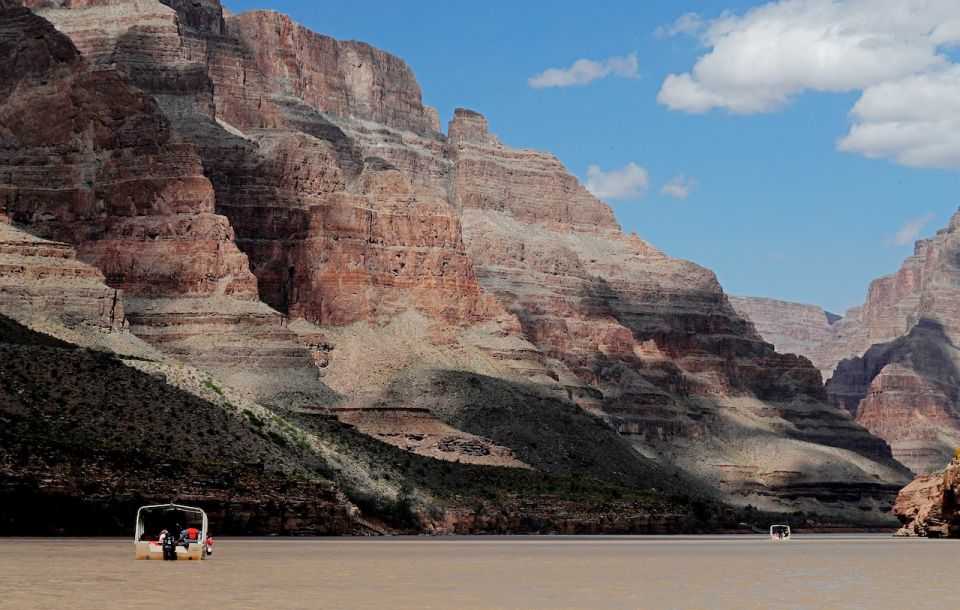 Las Vegas: Grand Canyon Helicopter Ride, Boat Tour & Skywalk - Group Size Limitations