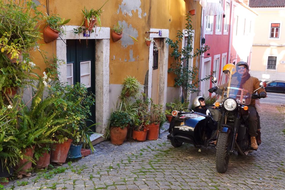 Lisbon : Private Motorcycle Sidecar Tour - Panoramic Viewpoints Discovered