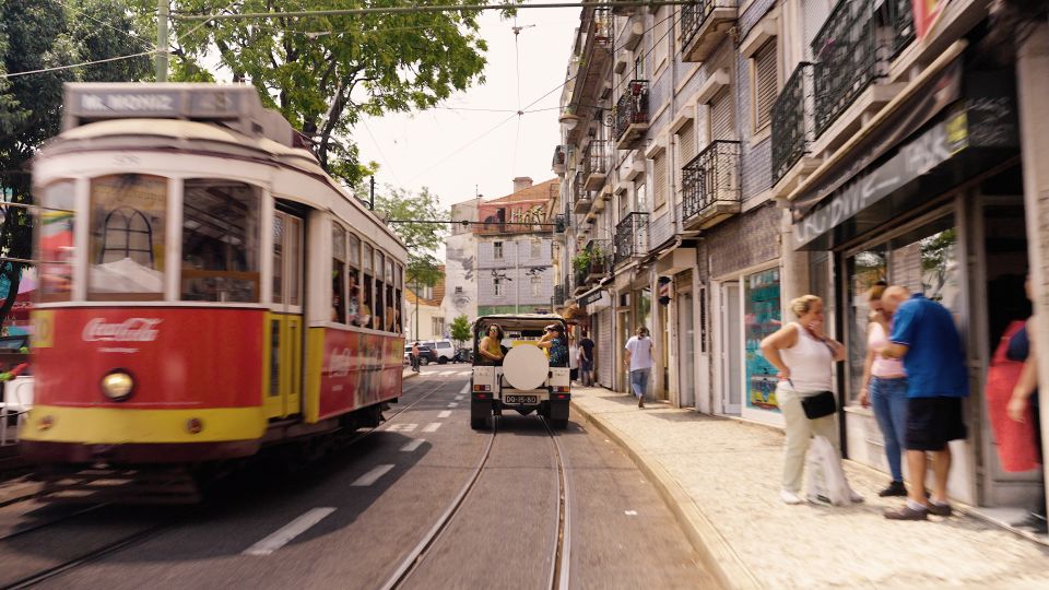 Lisbon Retrospective: Daily Tour + Food&Drinks Tasting Menu - Climb to Cristo Rei Summit