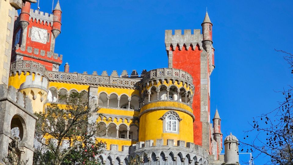 Lisbon: Sintra (with Pena Palace), Cascais and Cabo Roca Tour! - Estoril