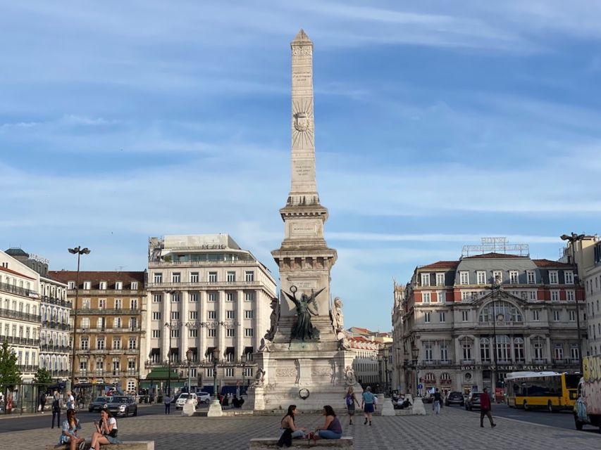 Lisbon: Walking Tour for Absolute Beginners - Exploring Historic Alfama District