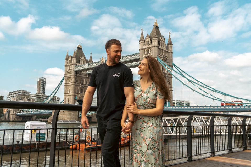 London: Professional Photoshoot at Tower Bridge - Booking Process