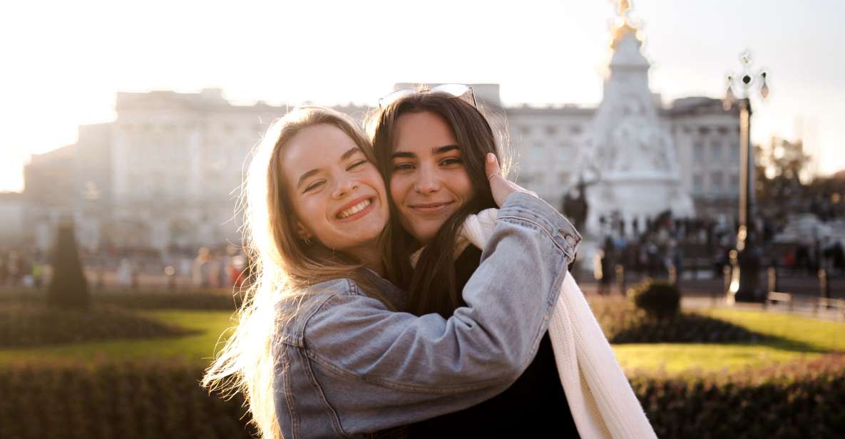 London: Professional Photoshoot Outside Buckingham Palace - Accessibility Features