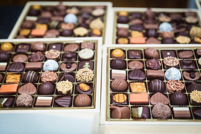 Lucerne CH Experience: Cheese, Chocolate, Chapel Bridge & Château - Tour Details
