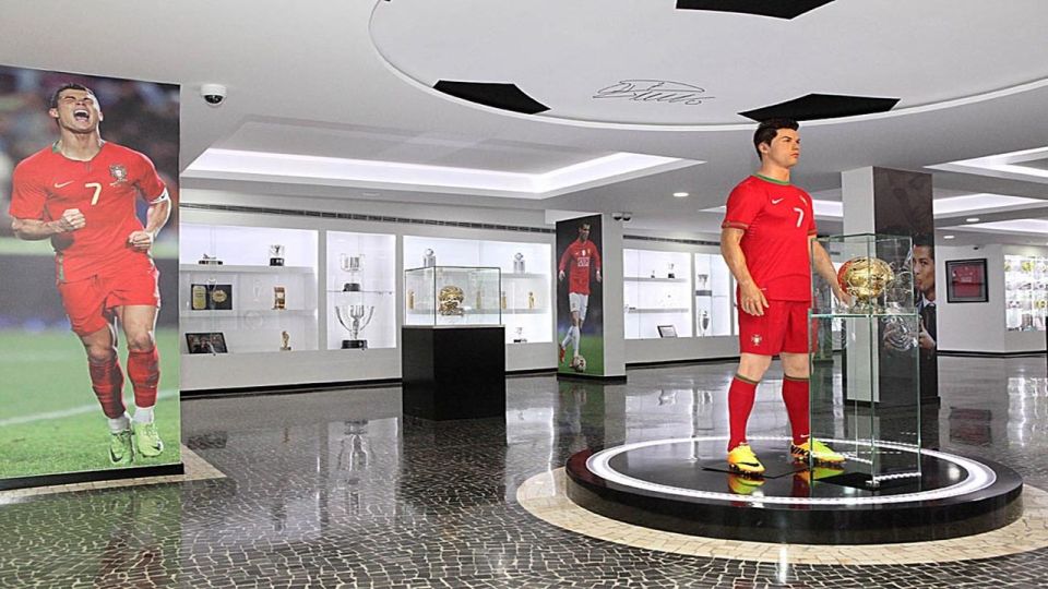 Madeira: Private Cristiano Ronaldo Tour With CR7 Museum - Tour Duration and Language