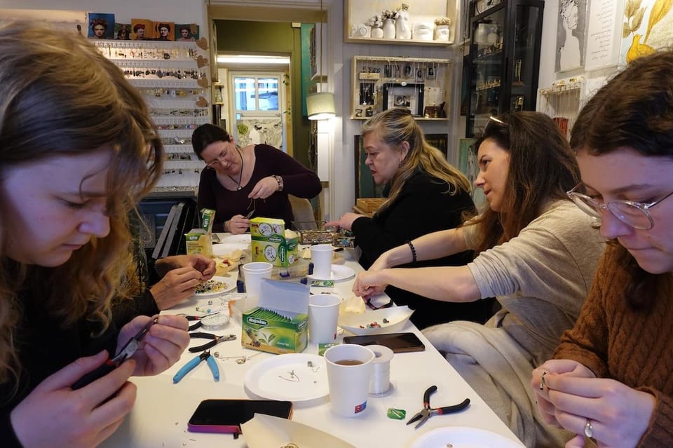 Maral Kunst : Jewelry Bar Experience (Jewelry Making) - Frequently Asked Questions