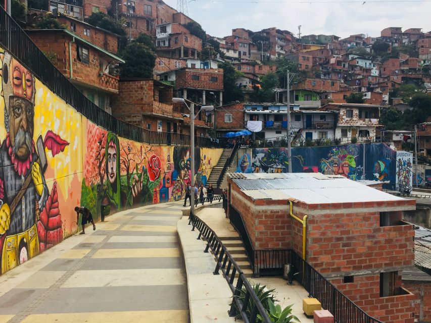 Medellin: Comuna 13 Private Experience - Booking and Cancellation Policies