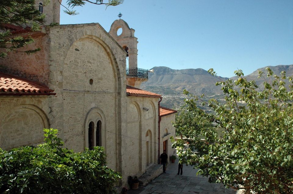 Minoan Luxuries: Ancient Palaces, Messara Wineries & Matala - Cretan Wineries Experience