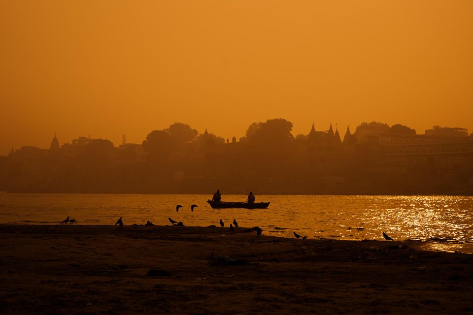Morning Aarti With Boat Ride & Rooftop Breakfast - What to Expect