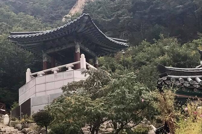 Mountain Folklore Hike With Buddhist Temple and Hiker Restaurant - Group Size and Meeting Point