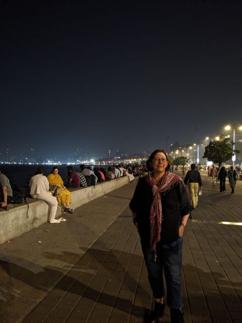 Mumbai Nightlife Tour - Role of the Tour Guide