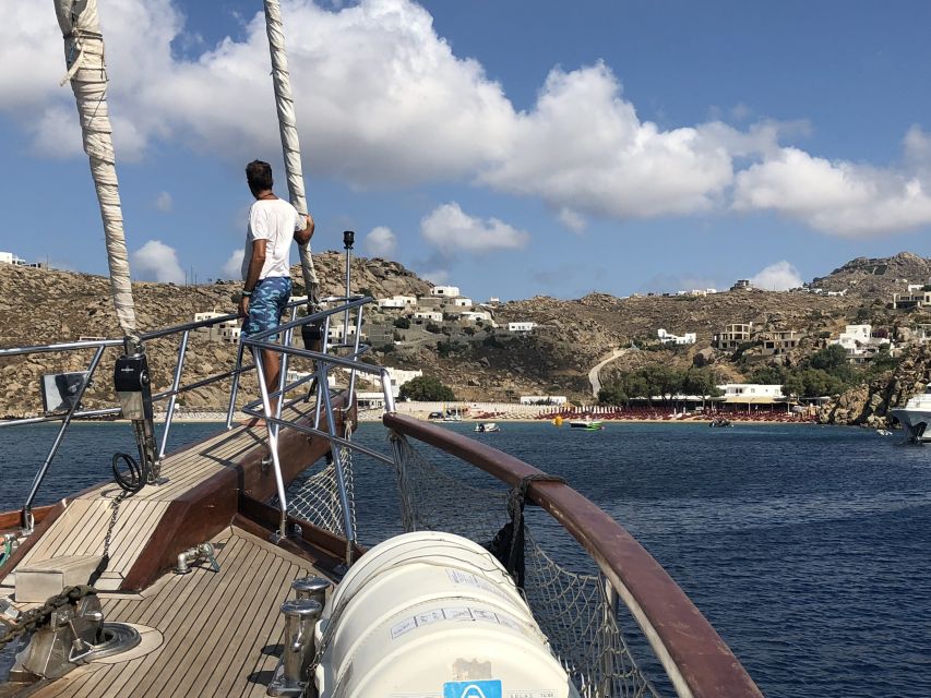 Mykonos: South Beaches & Rhenia Yacht Cruise With Transfers - Rhenia Islet Adventure