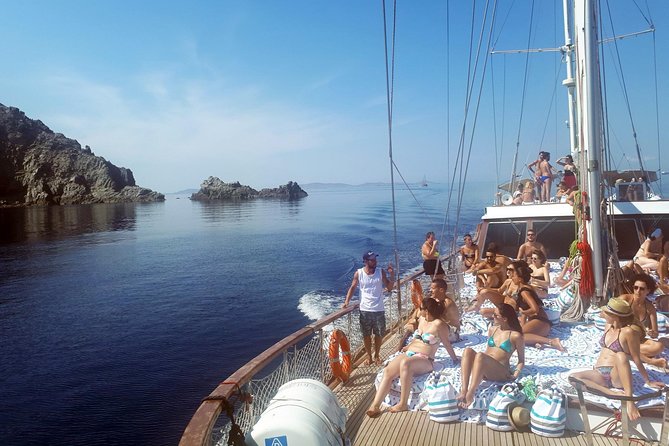 Mykonos: Superior Cruise to Rhenia Island and Delos Guided Tour (Free Transfers) - Physical Fitness and Accessibility Considerations