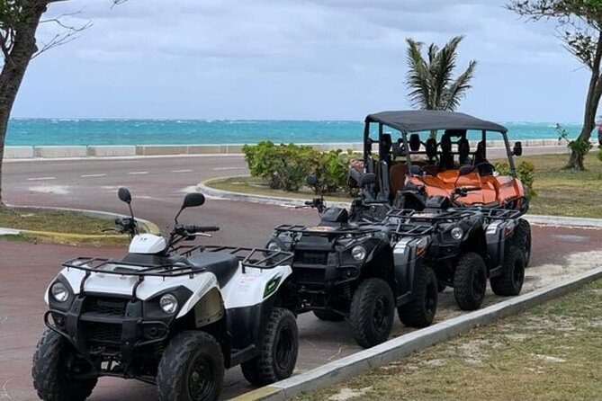 Nassau Narrated Jeep Tour With Full Bahamian Lunch and Drink - Tips for a Great Tour