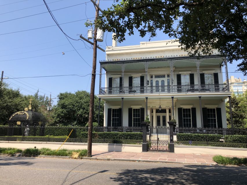 New Orleans: 2-Hour Homes of the Rich & Famous Walking Tour - Tour Duration and Logistics