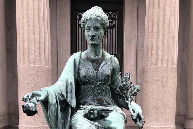 New Orleans Metairie Cemetery Tour: Millionaires and Mausoleums - Meeting and End Points