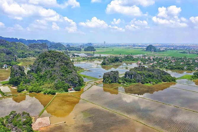 Ninh Binh in English - Recommended Attire