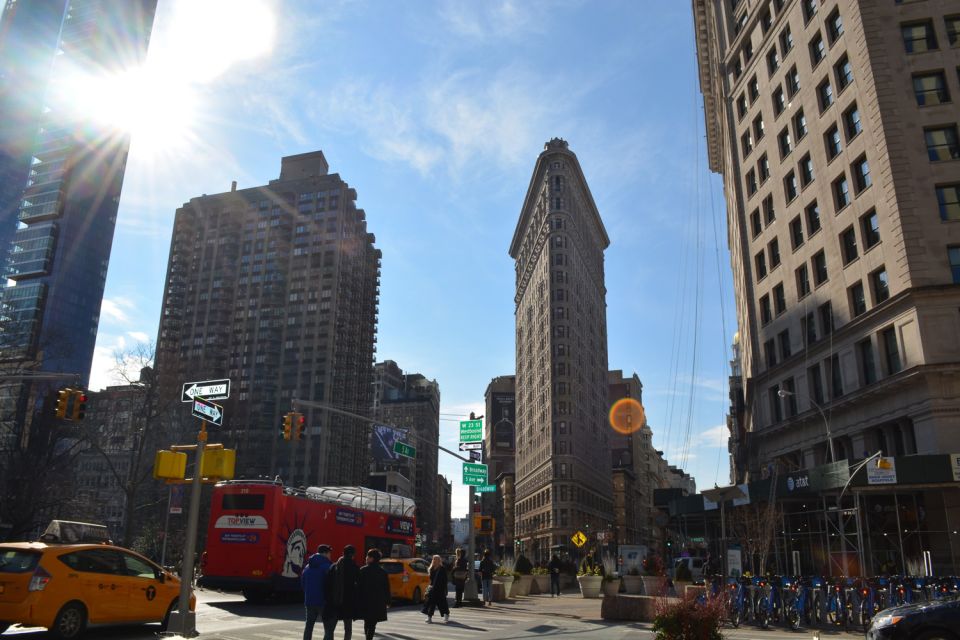 Nyc: Guided Bus and Walking Tour With Staten Island Ferry - Bottled Water Included