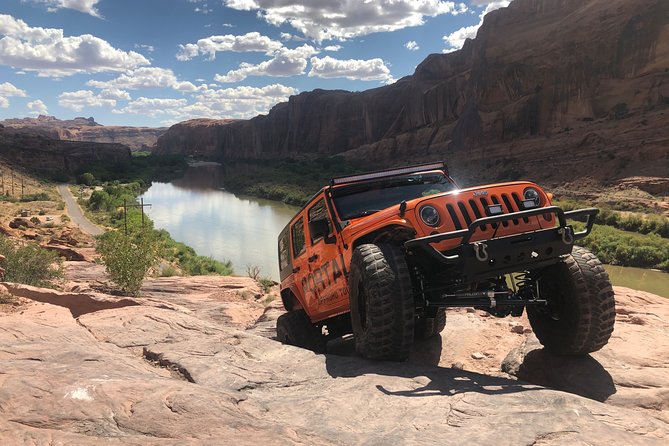 Off-Road Private Jeep Adventure in Moab Utah - Exploring Moabs Scenic Landscapes