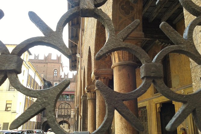 Passionate Verona: Living Romeo and Juliets Story - Meeting Point and Start Time