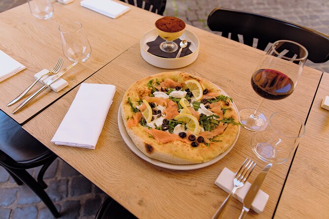 Pizza and Tiramisu Cooking Class in Rome, Piazza Navona - Group Size