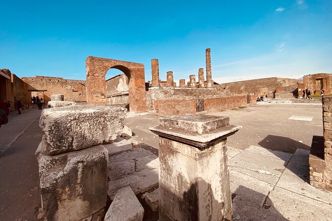 Pompeii Private Tour With an Archaeologist and Skip the Line - 3 Hours - Authorized Tour Guide