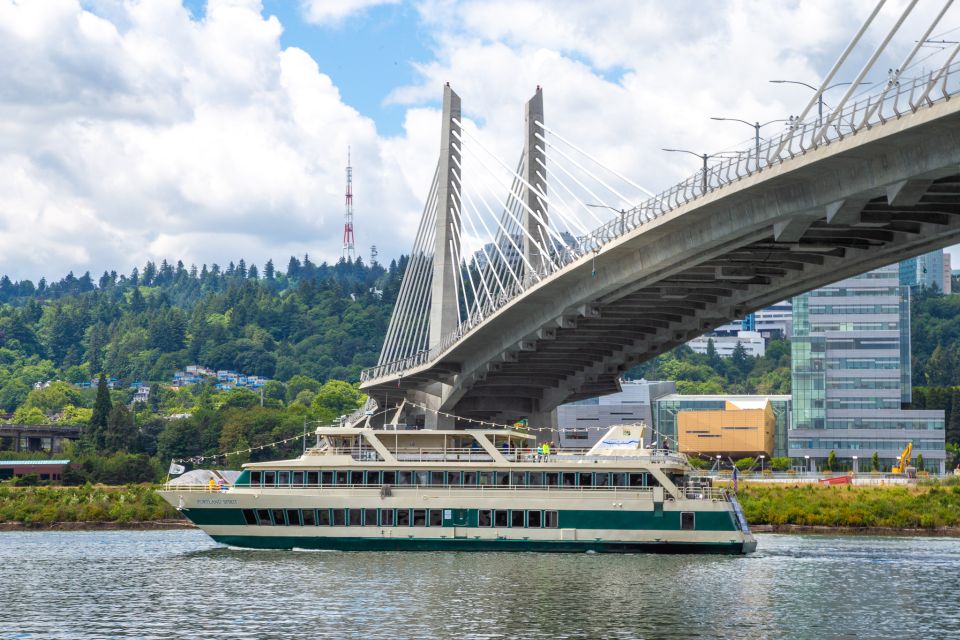 Portland: 2-hour Lunch Cruise on the Willamette River - Weather and Service