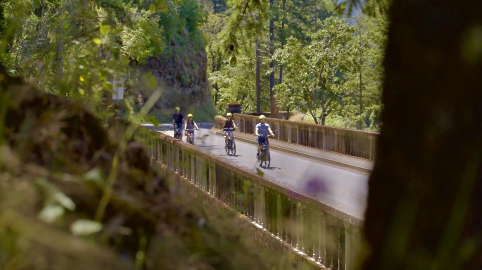 Portland: Scenic Self-Guided E-Bike Tour at Multnomah Falls - Meeting Point and Parking