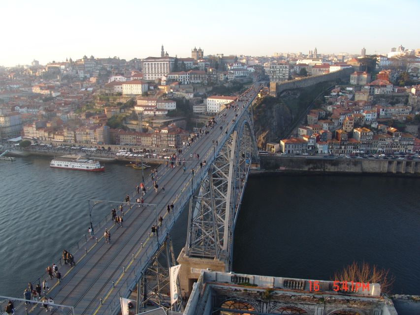 Porto: Private City Tour in Convertible Car With Transfers - Exploring Iconic Neighborhoods