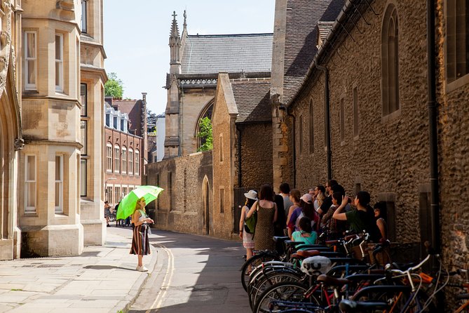 Private 2-Hour Cambridge Walking Tour With University Alumni Guide - Guide Qualifications and Expertise