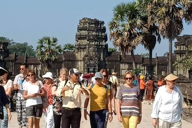 Private Banteay Srei and 4 Temples Guided Tour - Accessibility and Dress Code