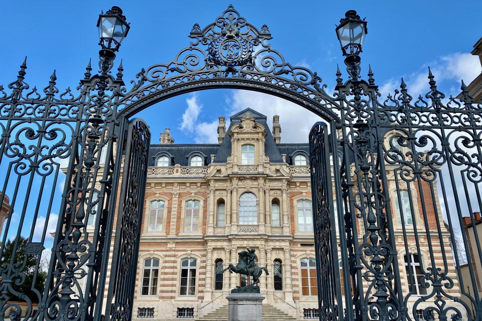 Private Champagne Moët & Chandon Chateau Boursault Pressoria - Booking Process