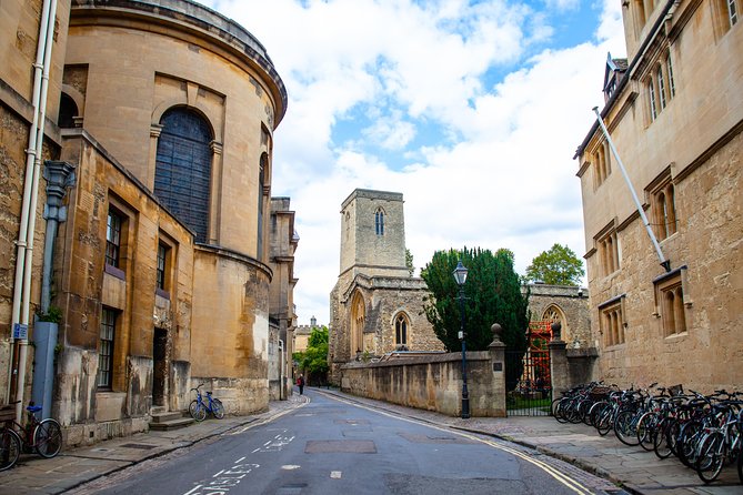 Private Oxford Walking Tour With University Alumni Guide - Meeting and Pickup Details