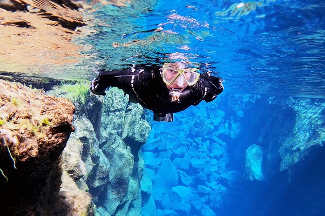 Private Silfra Snorkeling 6 P. Group - Meet on Location - With Underwater Photos - Underwater Photography Details