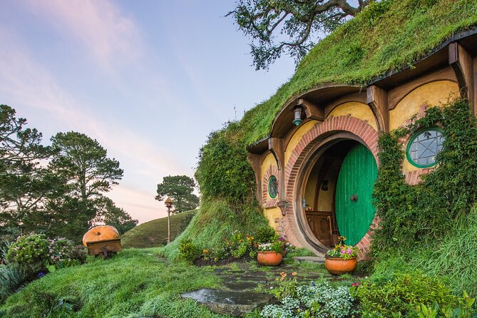 Private Tour: Hobbiton Movie Set & Hamilton Gardens Experience - Tour Requirements and Recommendations