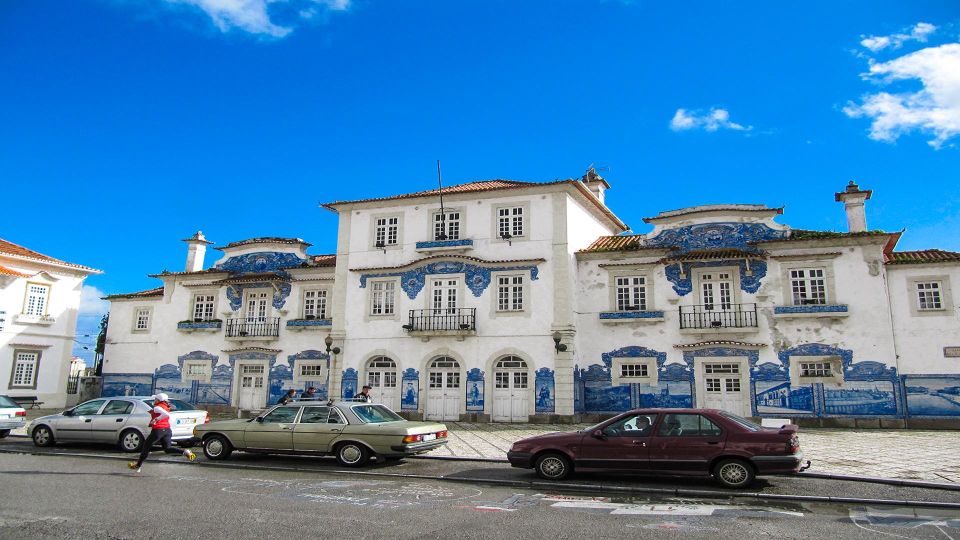 Private Tour to Aveiro and Costa Nova Unique Striped Houses - Itinerary: Farol De Aveiro