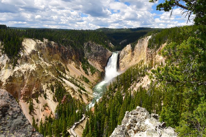 Private Yellowstone Tour: ICONIC Sites, Wildlife, Family Friendly Hikes + Lunch - Accessibility Features of the Tour