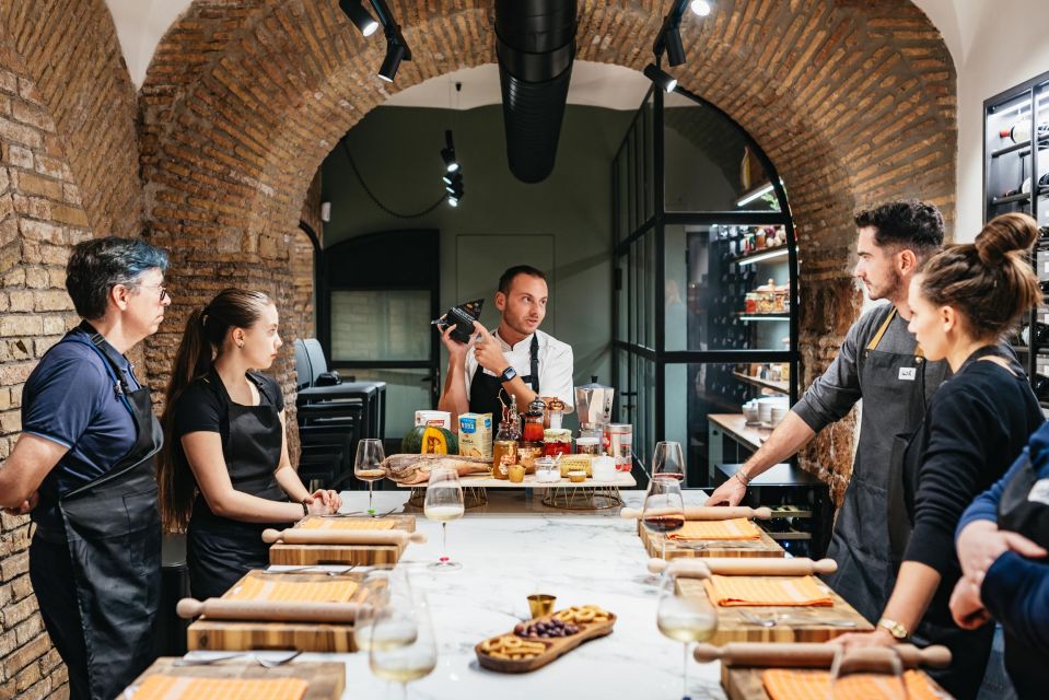 Rome: Homemade Pasta & Tiramisu Small Group Cooking Class - Meeting Point and Arrival