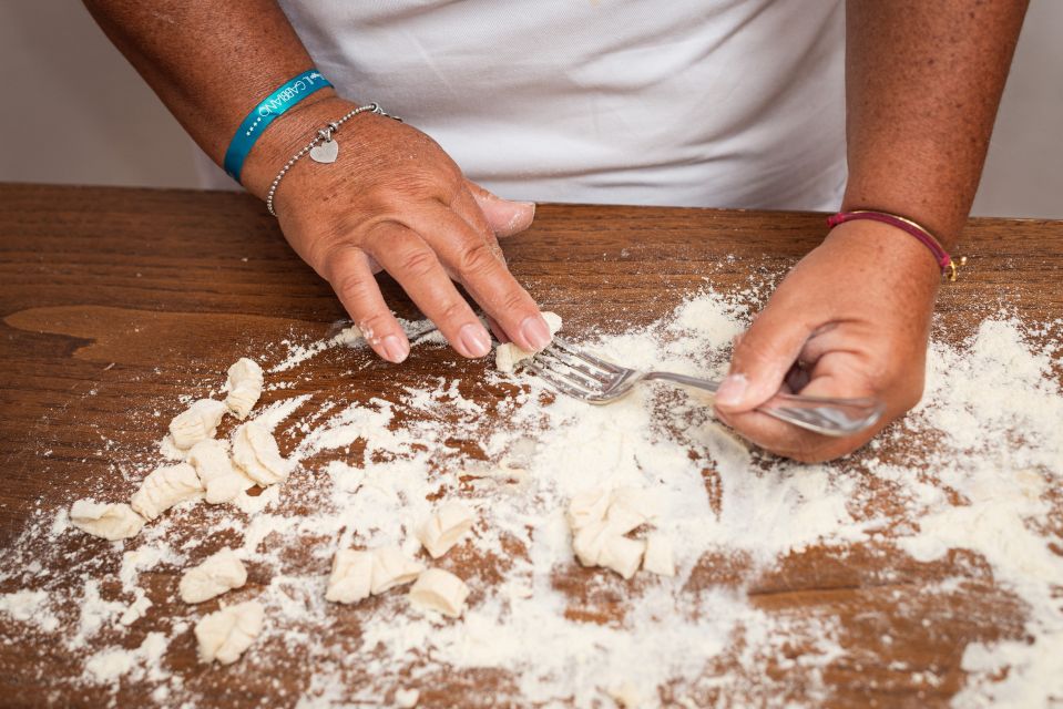 Rome: Pizza and Tiramisu Class at a Locals Home - Ideal for Families With Children