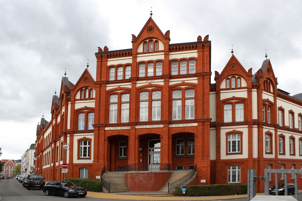 Rostock: Surprise Walk of the City With a Local - Frequently Asked Questions
