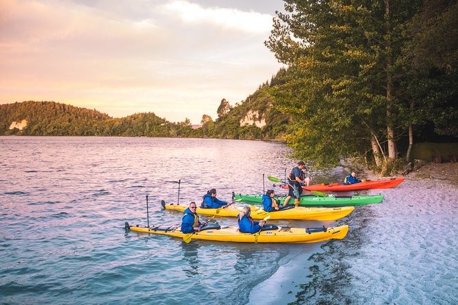 Rotorua: Evening Starlight Kayak Tour With Glowworms - Booking Information and Tips