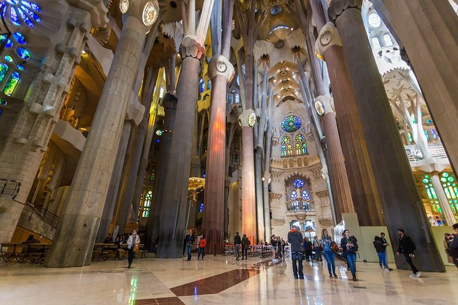 Sagrada Familia Guided Tour With Optional Tower Upgrade - Meeting Point Location