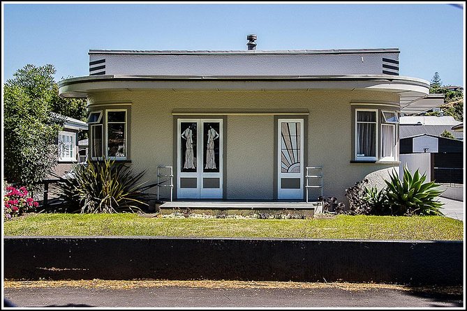 Shore Excursion: 4 Hour Premium Hawkes Bay and Napier Tour - Local Attractions