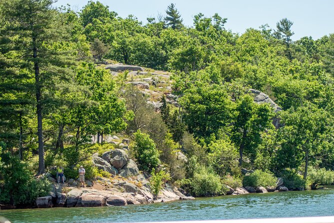 St Lawrence River - Rock Island Lighthouse on a Glass Bottom Boat Tour - Accessibility Information