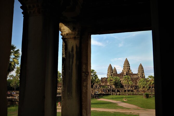 Sunrise Small-Group Tour of Angkor Wat From Siem Reap - Expert Guide