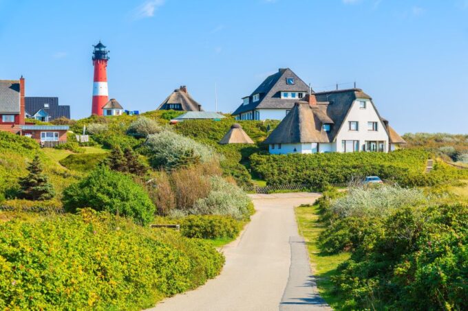 Sylt: Guided Island Tour by Bus With Sylt Highlights - Local Attractions and Activities