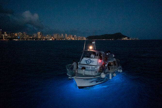 The Premier Waikiki Sunset Party Cruise With Live DJ and Full Bar - What to Expect on Board