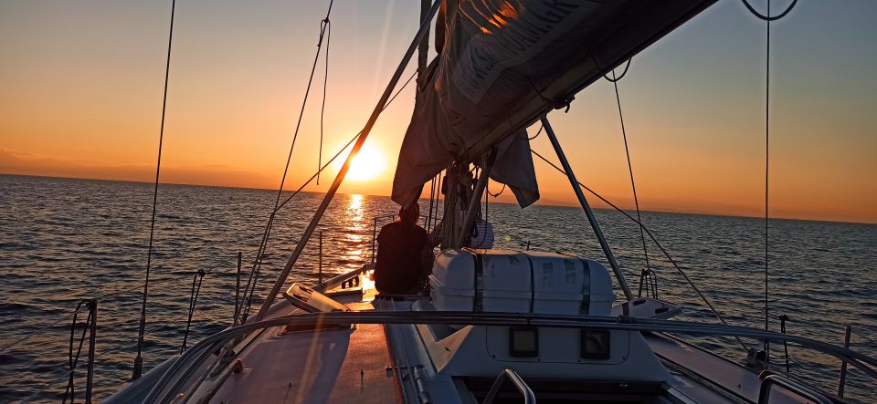 Thessaloniki Sunset Cruise Departing From Nea Michaniona - What to Bring