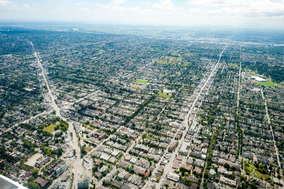 Vancouver: Extended Panorama Flight by Seaplane - Getting to the Meeting Point