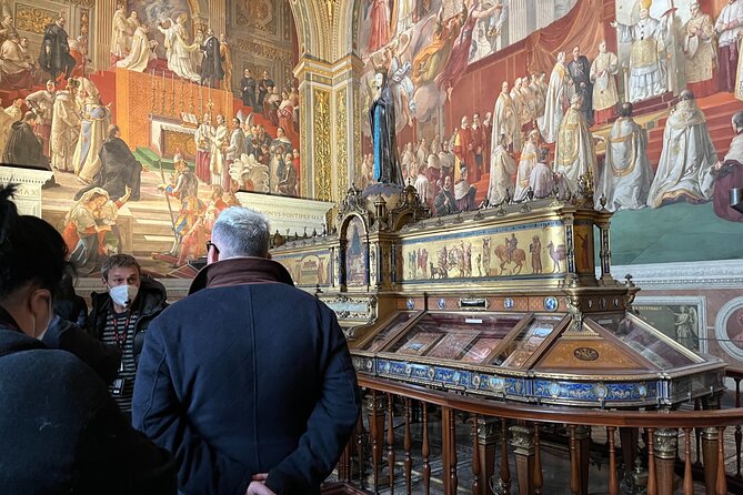 Vatican City: Vatican Museums and Sistine Chapel Group Tour - Dress Code and Accessibility